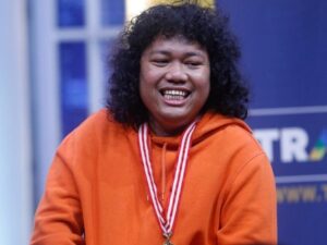 Marshel Widianto merasa bangga bisa sepanggung dengan artis idola, padahal dulunya seorang penonton bayaran.