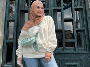 Nathalie Holscher baru saja mengunggah potret kecenya di laman Instagram pribadinya yang membuat warganet pangling dengan kecantikannya.