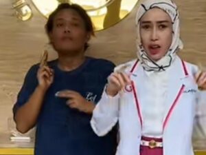 Sule kedapatan bergoyang asik dengan seorang dokter cantik yang memakain hijab, ia pun disebut sedang kasmaran untuk cari istri baru.