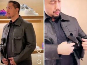 Pengacara Sunan Kalijaga pamerkan jaket bermerk seharga Rp150 Juta. Jaket dengan banyak kantong itu disebut bisa menyimpan pistol.