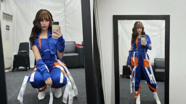 Ayu Ting Ting berhasil tampil beda dengan potongan poni barunya, pakaian dan wajahnya yang cantik disebut sudah terlihat seperti wanita Korea.