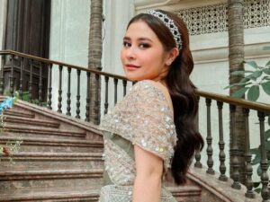 Prilly Latuconsina berhasil mendapatkan bunga dari pengantin wanita dalam pesta pernikahan. Dia didoakan segera mendapat pasangan halal.