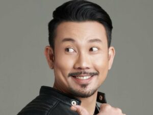 Kabar duka datang dari konten kreator, Denny Sumargo. Salah seorang anggota tim yang diandalkannya menghembuskan nafas terakhir.