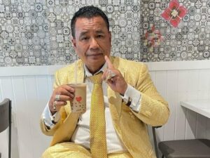 Hotman Paris bongkar bagaimana cara yang ia lakukan agar selalu dapat menjaga kepercayaan sang istri walau dekat dengan wanita cantik.