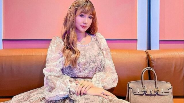 Lucinta Luna merasa percaya diri bahwa wajahnya semakin manis saat asik berjoget sambil pamer belahan yang buat netizen salfok.