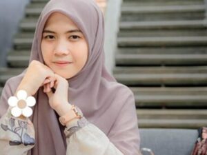 Ustadzah Syifa Nur Fadilah menyebutkan salah satu kriteria yang wajib ada dalam mencari pasangan bagi wanita ialah pria yang sudah bekerja.