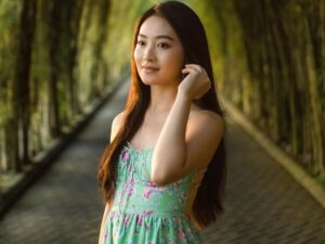 Natasha Wilona mengunggah Potret dirinya mengenakan mini dress, netizen pun menyebut bahwa Natasha Wilona adalah wanita dengan kecantikan yang sempurna.