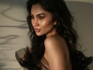 Ariel Tatum nyatanya begitu suka makan petai hingga kebablasan, habis tiga papan yang membuatnya sempat sakit.