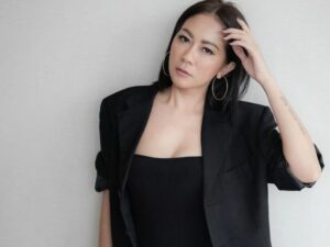 Atien Simon dengan begitu percaya diri beri penawaran menarik bagi netizen, yaitu ingin menjadi adik atau anak angkatnya.