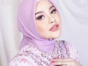 Aurel Hermansyah bisa beli 3 tas mahal merek hermes hanya dalam waktu satu bulan jika memiliki pendapatan berlebih.