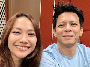 Penampilan Bunga Citra Lestari dengan Ariel Noah saat berduet dalam rangka memeriahkan acara SCTV 32 Xtraordinary bikin baper penonton.