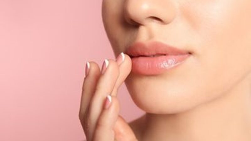 Terdapat sembilan bentuk bibir wanita yang mampu menggambarkan sifat dan karakter wanita, yang dilansir dari berbagai sumber.