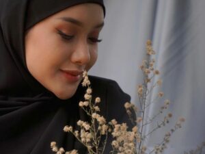 Cita Citata buat banyak netizen salfok dengan captio postingannya yang menyebut Mahardika Soekarno sebagai teman hidupnya.