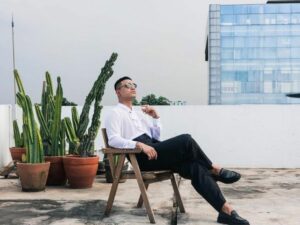 Fadly Faisal digadang-gadang bakal jadi pawang netizen ketika tunjukkan ekspresi sangar dalam sebuah foto di feed instagramnya.