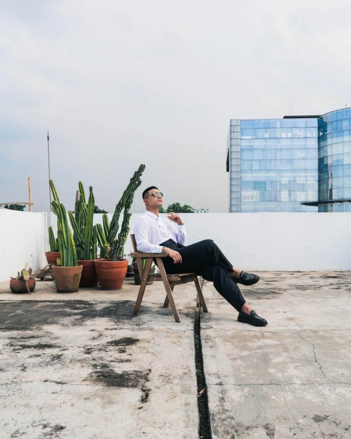 Fadly Faisal digadang-gadang bakal jadi pawang netizen ketika tunjukkan ekspresi sangar dalam sebuah foto di feed instagramnya.