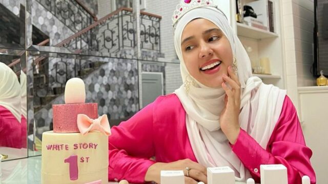 Fairuz A Rafiq kembali mendapat pujian karena bentuk tubuhnya yang kini sudah kembali langsing banyak buat netizen salfok.