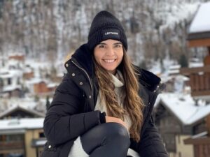 Pengacara cantik dari Rio de Janeiro Brasil, Gabriela Nogueira mengaku siap pindah ke Manchester United jika sang kekasihnya Matheus Cunha