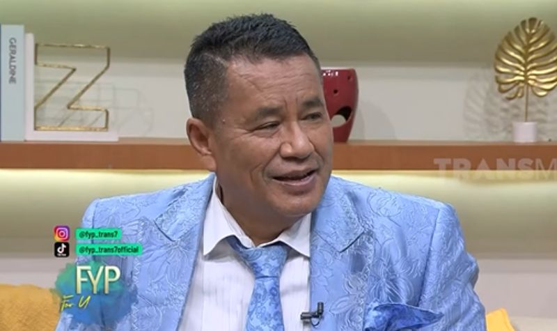 Hotman Paris ceritakan sebuah kejadian lucu, tak menyangka beri pesan rayuan pada teman anaknya hingga diamuk saat pulang.