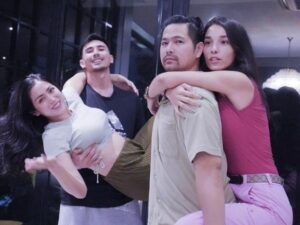 Jessica Iskandar dengan berani menggendong suami di punggungnya malah buat banyak netizen merasa khawatir terhadap dirinya.