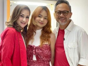 Mona Ratuliu dan suami dulunya sama sekali tidak tahu jika Mima, anak sulungnya mengalami masalah dalam kesehatan mental.