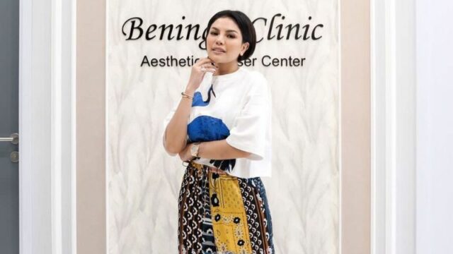 Nikita Mirzani dipuji oleh banyak netizen bahwa ia terlihat jauh lebih cantik saat tampil apa adanya tanpa polesan make up.