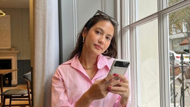 Pevita Pearce tampilkan senyuman manis mempesona yang kalahkan gula, buat banyak netizen jadi memiliki semangat yang full.