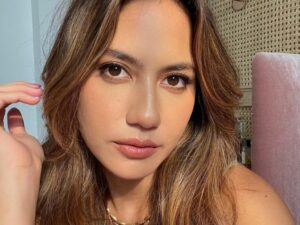 Pevita Pearce dinilai begitu cantik dan tanpa adanya aib yang mencoreng namanya, buat netizen tak akan bisa memberikan celaan padanya.
