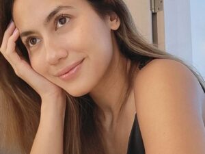 Pevita Pearce saat pamerkan wajah dalam kondisi jet lag saja mendapat pujian karena kecantikannya yang gak tertolong.