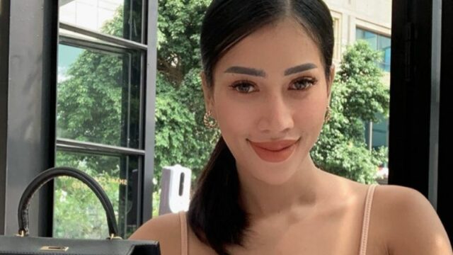 Reva Alexa dipuji netizen miliki positif vibe saat berolahraga dengan penampilan seksi, pakaian terbuka dan super ketat.