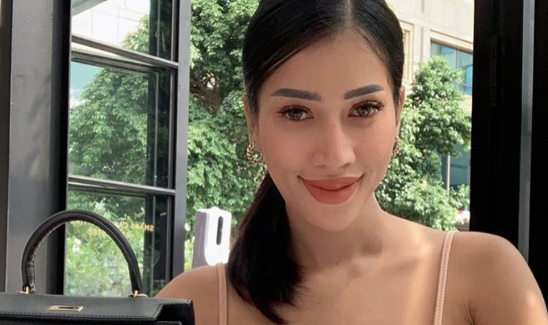 Reva Alexa dipuji netizen miliki positif vibe saat berolahraga dengan penampilan seksi, pakaian terbuka dan super ketat.