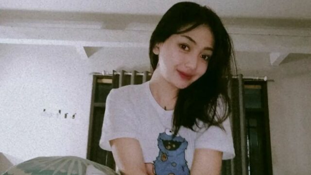 Riesca Rose bantah semua tudingan miring yang mengarah padanya disebut-sebut sebagai selingkuhan Sule hingga Nathalie minta cerai.