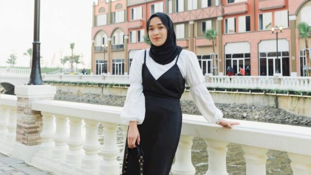 Ririe Fairuz malah merasa pusing memikirkan dimana keberadaan jodohnya hingga saat ini yang masih belum juga datang.