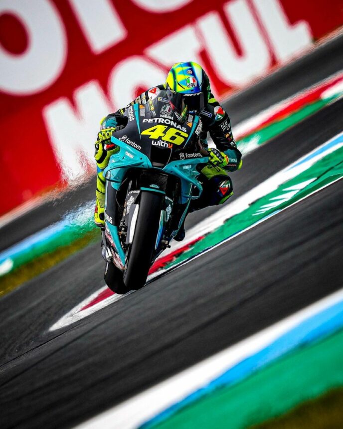 Francesco Bagnaia Tak Bisa Lepas dari Peran Valentino Rossi