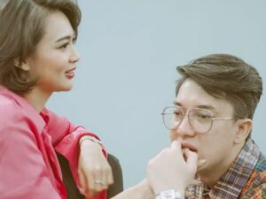 Wika Salim unggah foto mesra dengan seorang pria yang diduga sebagai kekasih hatinya, netizen merasa jika ini hari patah hati sedunia.