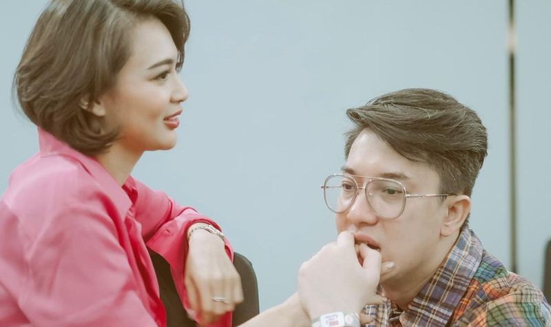 Wika Salim unggah foto mesra dengan seorang pria yang diduga sebagai kekasih hatinya, netizen merasa jika ini hari patah hati sedunia.