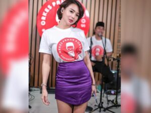 Wika Salim tulis pesan berisi kode untuk ajakan ke jenjang pernikahan. Diduga kode bagi kekasihnya agar segera dinikahi.
