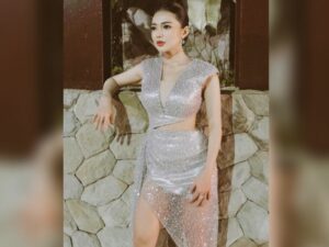 Wika Salim semakin bertambah cantik dan gemoy, membuat banyak netizen resah melihat wanita cantik nan terkenal seksi ini.
