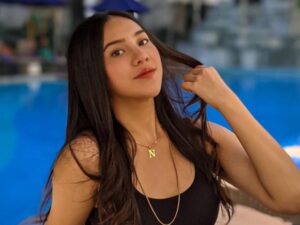 Pengakuan Anya Geraldine yang sudah enam tahun pacaran lalu putus namun tidak merasa menyesal, ia malah ngaku enegh dan bahagia.