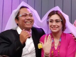 Celine Evangelista belum lama ini buka suara soal hubungannya dengan Marshel Widianto yang dikabarkan akan segera menikah.