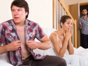 Suami Dianggap Jelek, Wanita Ini Pilih Miliki Anak Dengan Mantan Kekasih yang Tampan