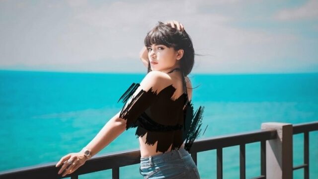 Aduh Hotnya Penampilan Dinar Candy Berbikini Saat di Kupang