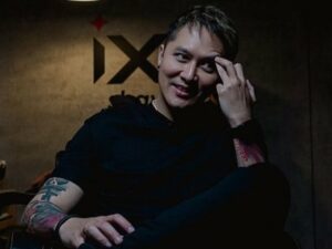 Demian Aditya akui pernah naksir dan melakukan pendekatan kepada Luna Maya. Hal ini diakui ketika sedang berbincang santai dengan Luna.