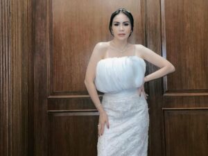 Isu Momo Geisha didepak secara sepihak oleh grup Band Geisha kini sedang hangat diperbincangkan netizen, personil lainnya angkat bicara.