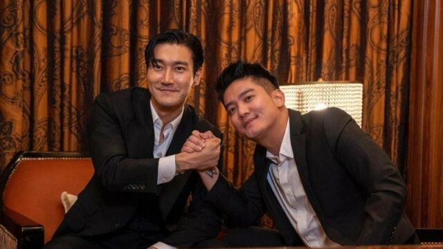 Boy William akhirnya bertemu dengan Siwon yang merupakan personil Super Junior di salah satu konser Suju  di daerah Jakarta.