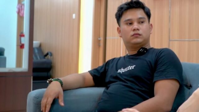 Jindan Cicit Mbah Priok beri klarifikasi bahwa dirinya bukan dukun dan tidak tergabung dalam Asosiasi Dukun Indonesia, netizen semakin bingung.