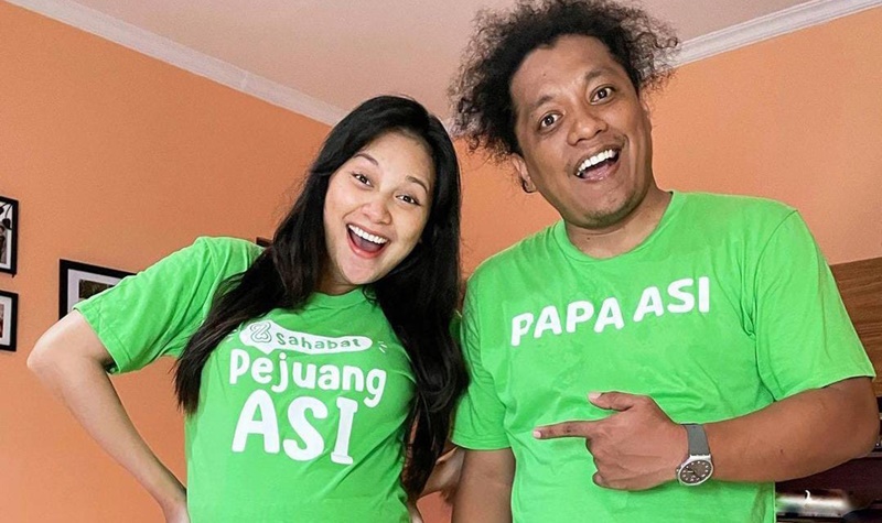 Artis cantik Indah Permatasari hari ini melahirkan anak pertamanya yang diketahui berjenis kelamin laki-laki, Sabtu (3/9/2022).