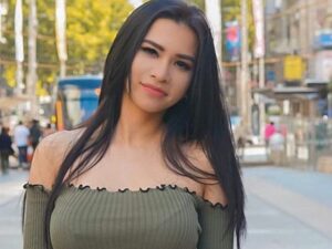 Maria Vania ungkap alasan dirinya tidak ingin berpacaran lagi, yaitu dirinya mengaku bosan sewaktu pacaran cuman dipakai saja.