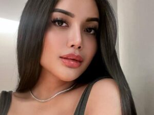 Millen Cyrus baru jsaja mengunggah foto seksinya di laman Instagram pribadinya yang disebut mirip dengan Manohaara, Rabu (14/9/2022).