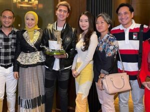 Verrel Bramasta baru saja merayakan ulang tahun yang ke-26 dan mendapatkan kejutan dan mantan kekasih, Natasha Wilona.