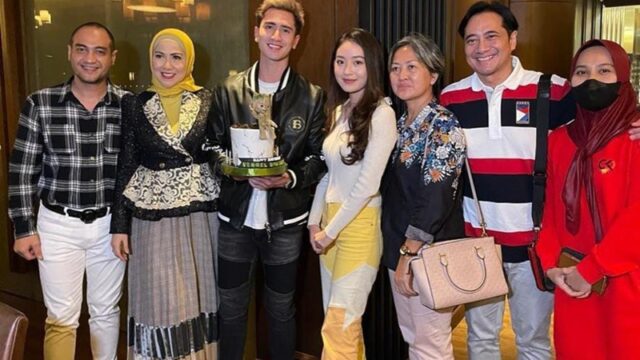 Verrel Bramasta baru saja merayakan ulang tahun yang ke-26 dan mendapatkan kejutan dan mantan kekasih, Natasha Wilona.